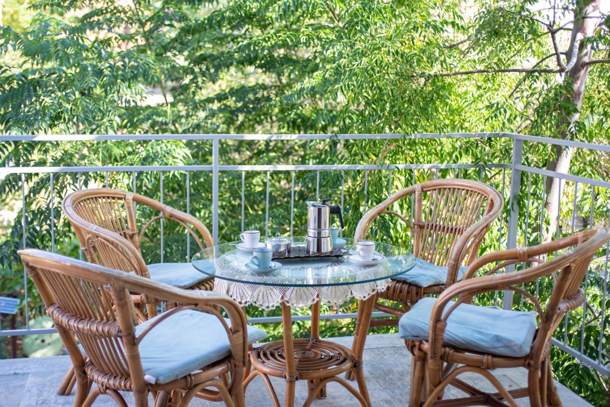 Mediterranean Chill And Grill With View *